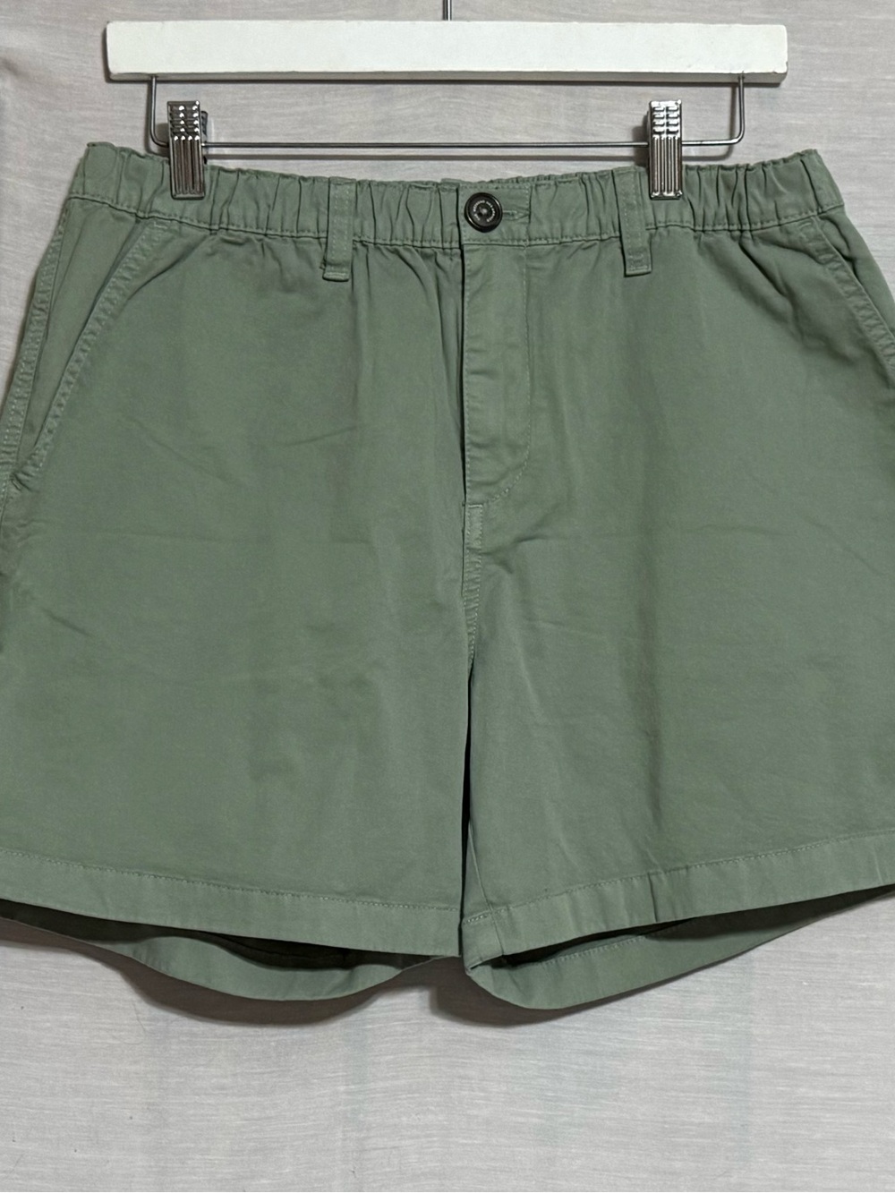 NWOT Chubbies Originals 5.5” Shorts Sage Green Men’s Large White